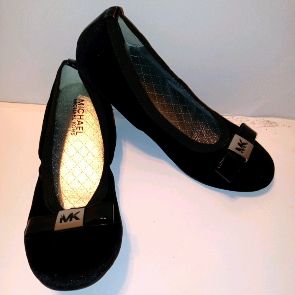 🆕 Michael Kors Black Velvet Flats